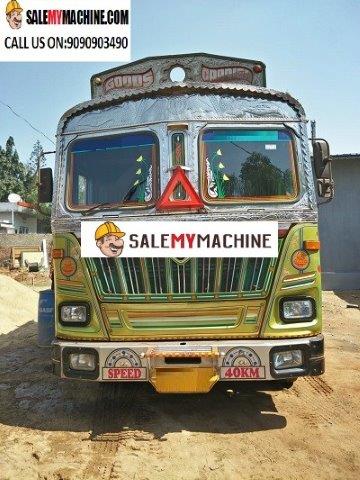 MAHINDRA 12 WHEELER TRUCK